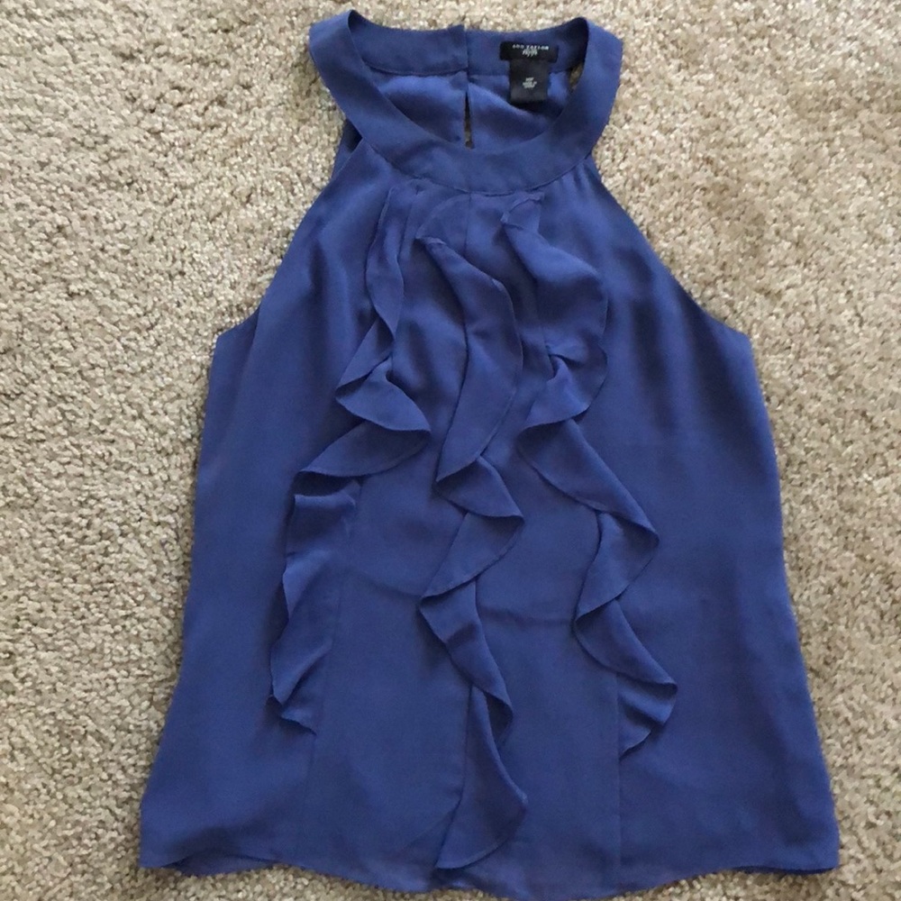 Sleevesless blouse